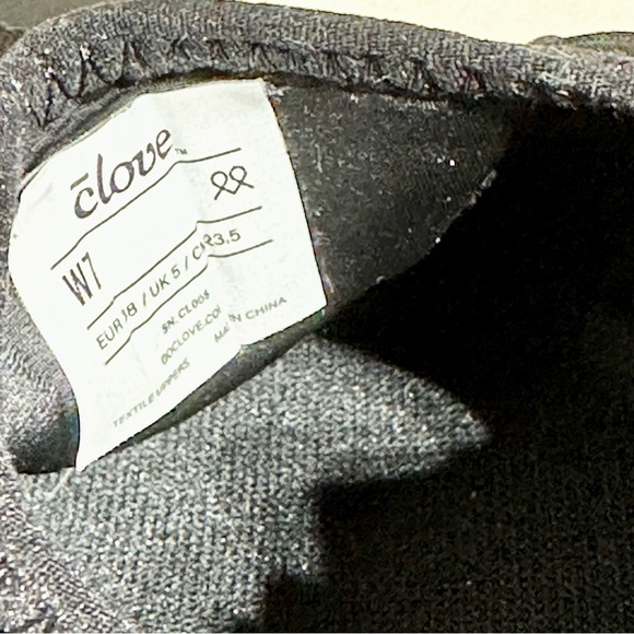 Clove Classic All Black Option - Picture 6 of 6